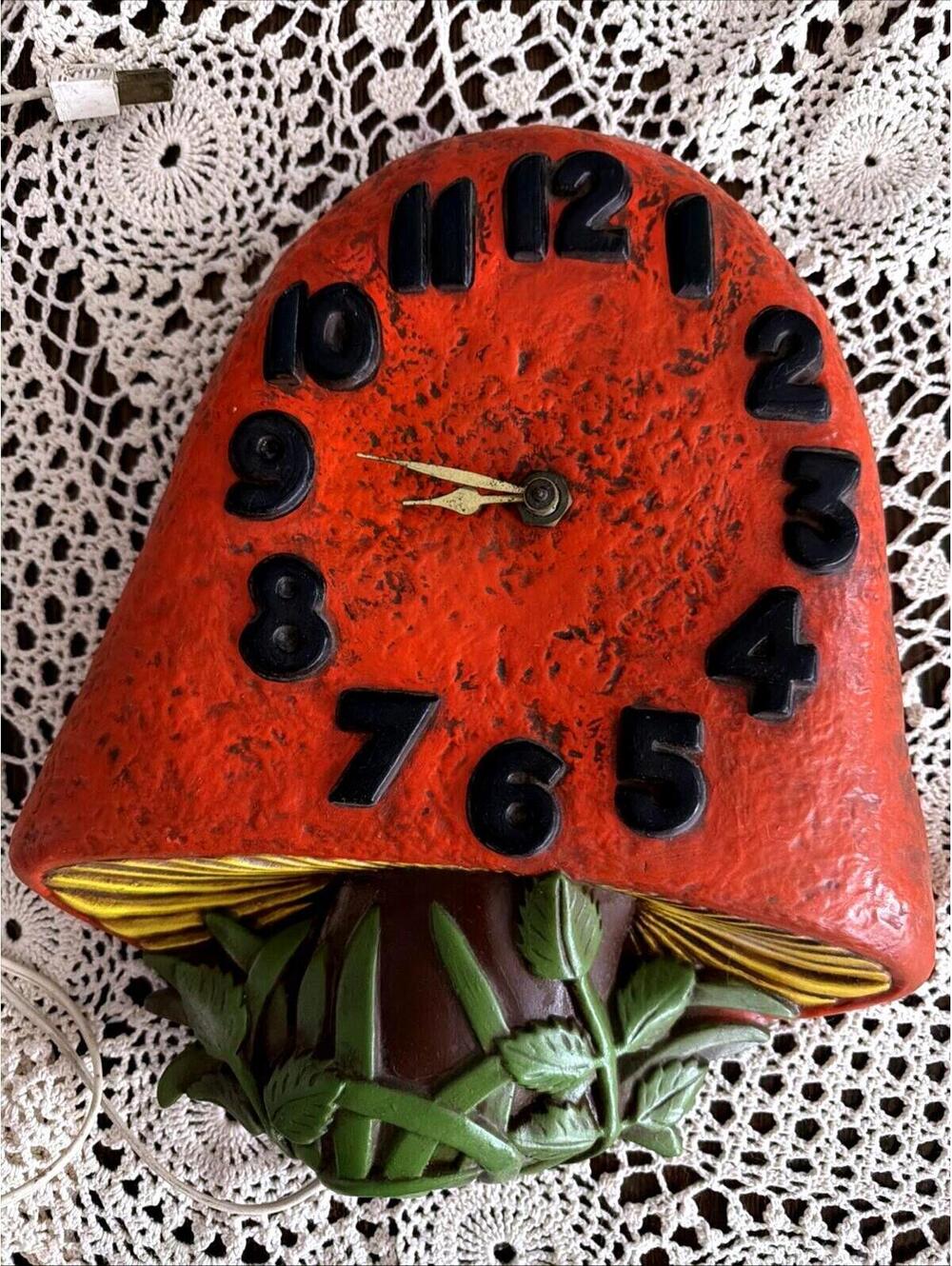 VTG 70s Arnels Mushroom MCM Retro Orange red Ceramic Clock Electric Tested Works